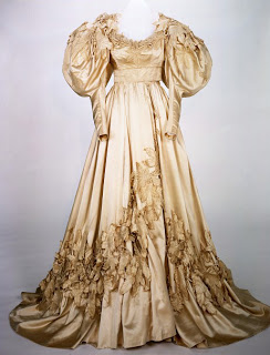 scarlett's wedding gown